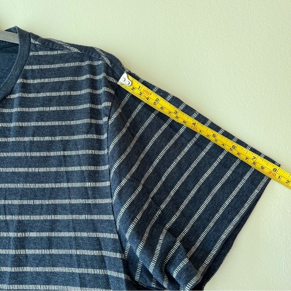 Old Navy Men’s Navy Gray Striped Soft-Washed T-Shirt Large Casual Comfort Tee - Picture 5 of 9